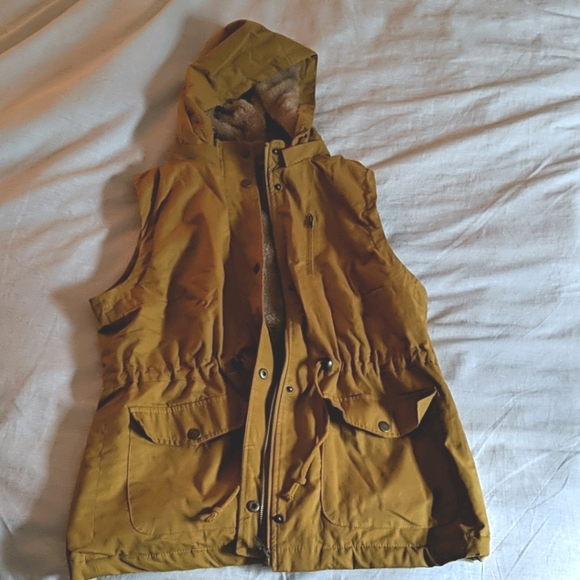 Utility Vest - Picture 1 of 3